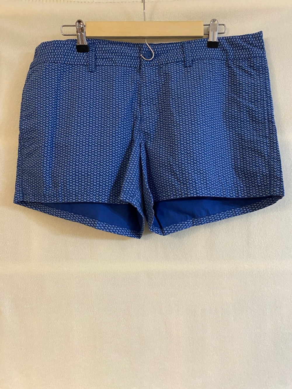 GAP 4" blue chevron print hadley 100% cotton twill shorts